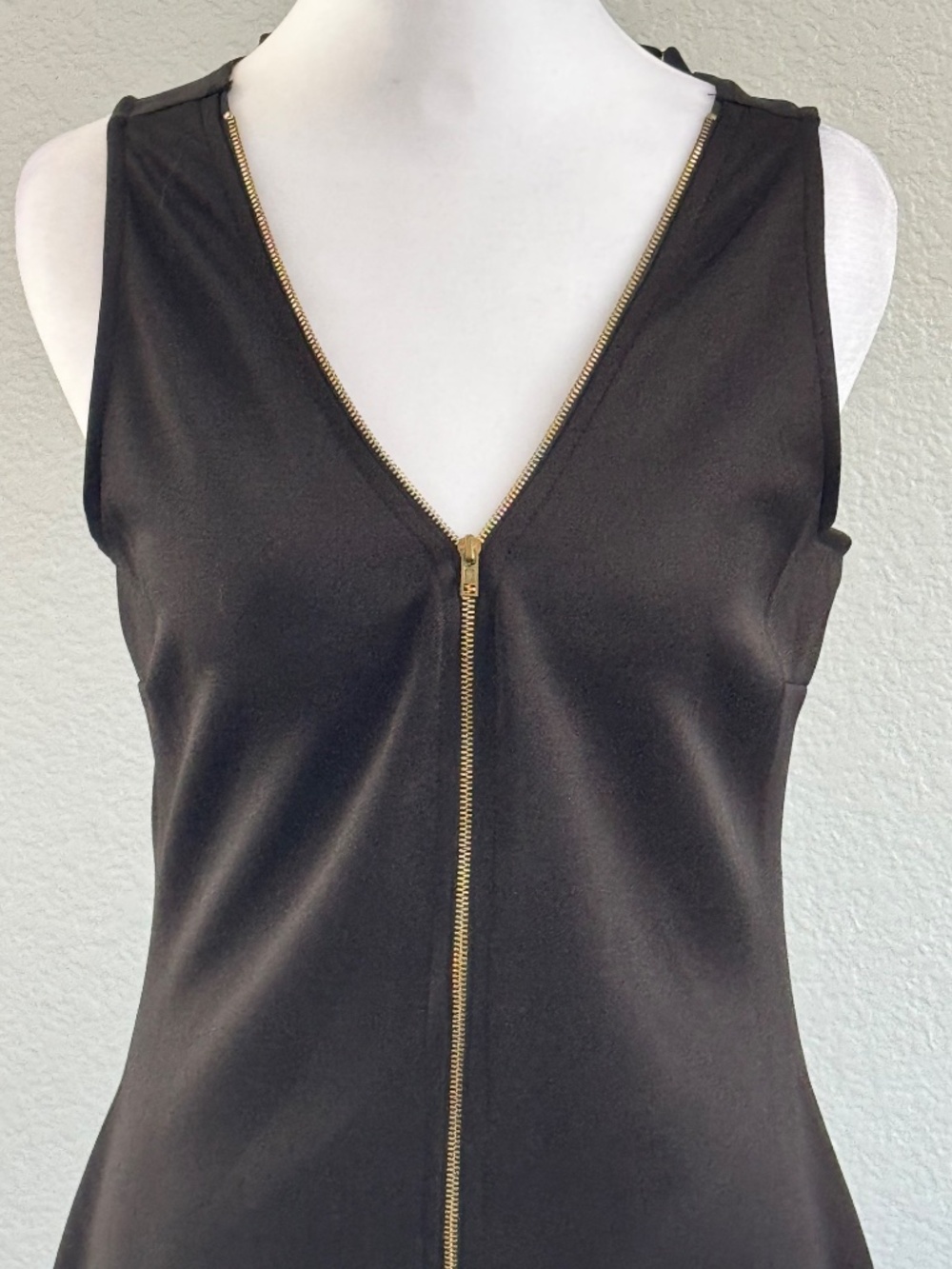 NEW w/ Tag Black Bodycon dress w/gold zipper front & crisscross back Size XLarge - Picture 3 of 9